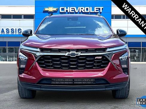 Used 2025 Chevrolet Trax RS w/ Driver Confidence Package FWD image 18