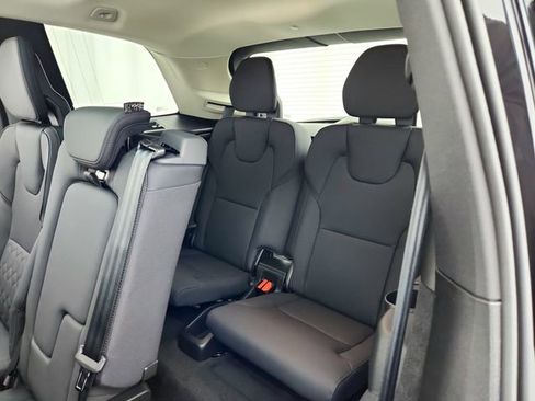 New 2026 Volvo XC90 B5 Core image 25