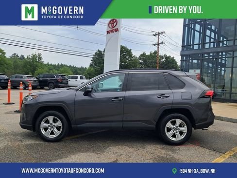 Used 2019 Toyota RAV4 XLE w/ Convenience Package AWD/4WD image 2