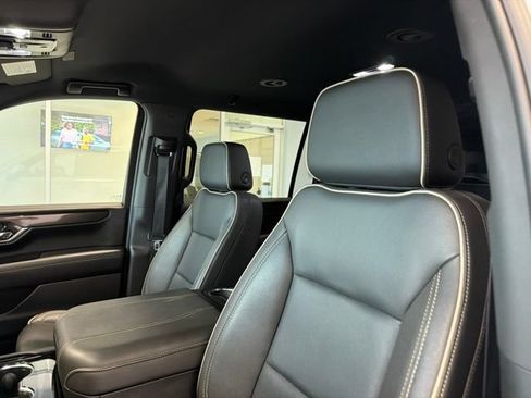 Used 2026 GMC Yukon XL Elevation w/ LPO, Floor Liner Package AWD/4WD image 16