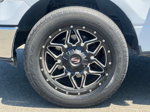 Used 2013 Ford F150 XLT w/ Luxury Equipment Group RWD image 27