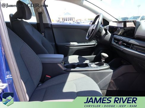 Used 2025 Kia K4 FWD image 9