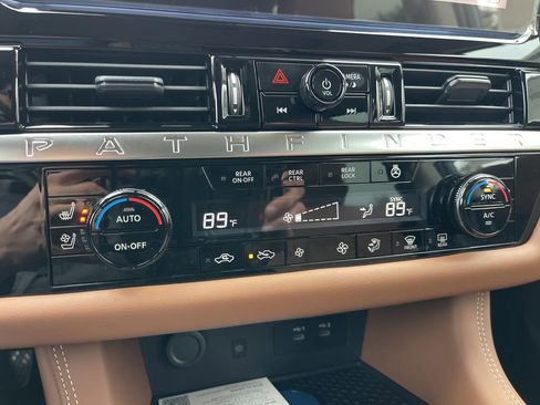 New 2026 Nissan Pathfinder Platinum w/ Cargo Package image 10