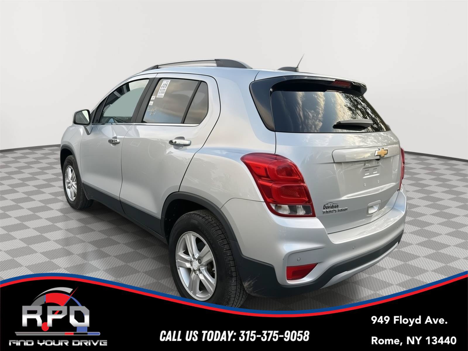 Used 2020 Chevrolet Trax LT w/ Driver Confidence Package AWD/4WD image 3