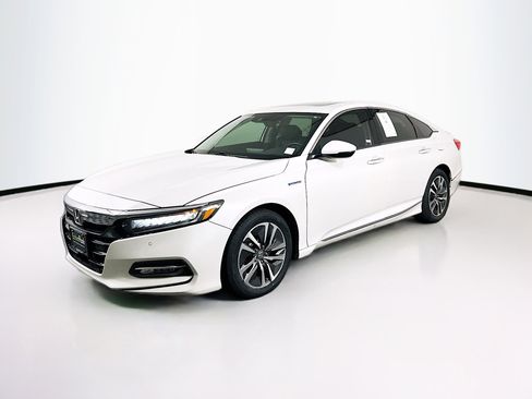 Used 2019 Honda Accord Touring image 3