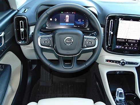 New 2026 Volvo XC40 B5 Ultra w/ Climate Package image 5