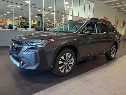 Certified 2025 Subaru Outback Limited AWD/4WD image 3