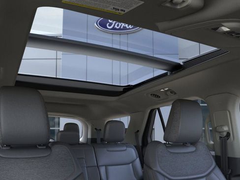 New 2025 Ford Explorer Active w/ Active Comfort Package image 22