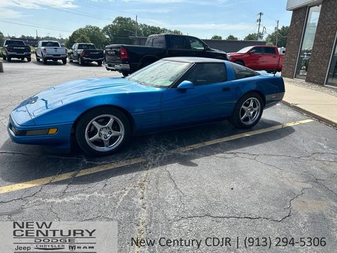Used 1992 Chevrolet Corvette Coupe RWD image 1