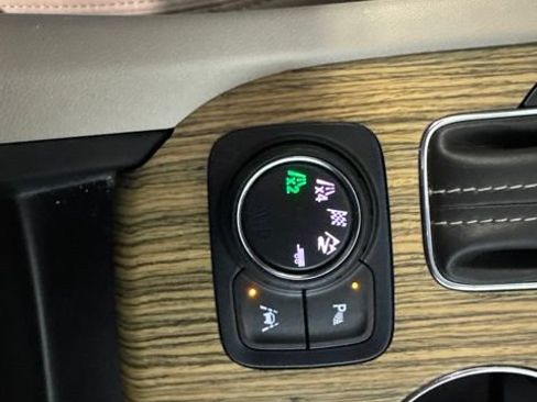 Used 2018 GMC Acadia Denali w/ Technology Package AWD/4WD image 54