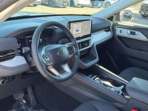 Used 2025 Ford Explorer Active image 15