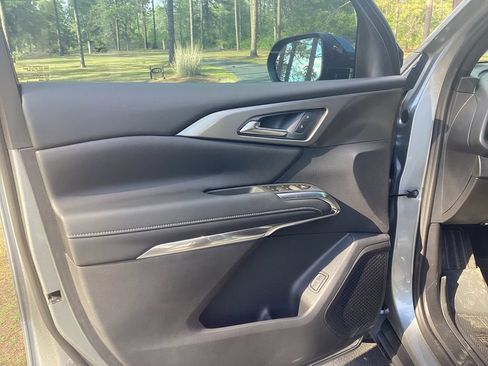 New 2026 Chevrolet Traverse LT w/ Driver Confidence Package FWD image 11