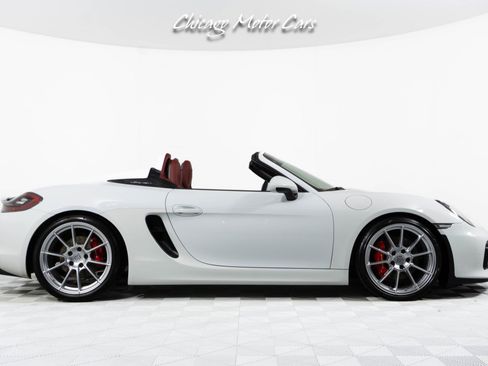 Used 2016 Porsche Boxster Spyder image 9