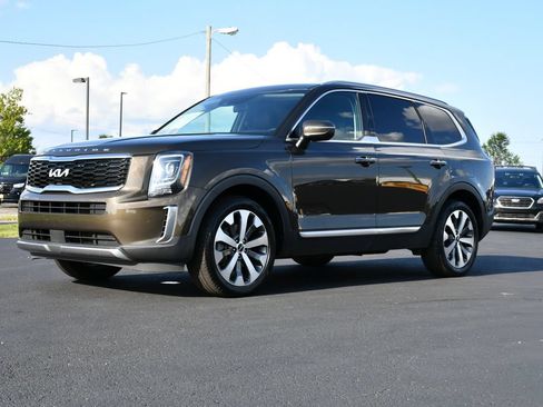 Used 2022 Kia Telluride S AWD/4WD image 3