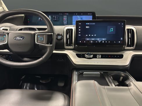 Used 2025 Ford Expedition Max Active AWD/4WD image 11