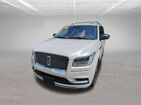 Used 2018 Lincoln Navigator Select w/ Technology Package RWD image 24