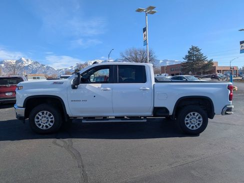 Used 2022 Chevrolet Silverado 2500 LT w/ Convenience Package AWD/4WD image 8