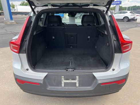 Certified 2022 Volvo XC40 T5 R-Design image 29