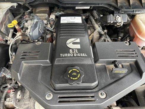 Used 2018 RAM 2500 SLT image 45