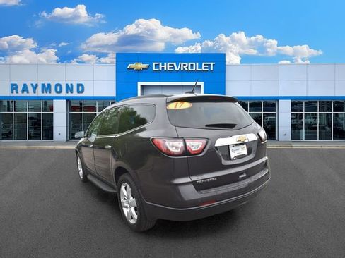 Certified 2017 Chevrolet Traverse LT w/ Style and Technology Package FWD image 5