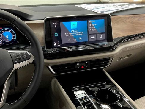 New 2025 Volkswagen Atlas SE image 9