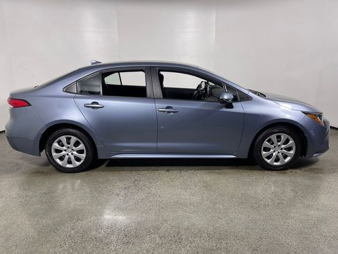 Used 2024 Toyota Corolla LE image 2