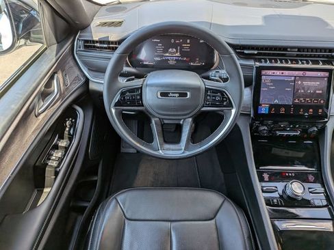 Certified 2023 Jeep Grand Cherokee Overland AWD/4WD image 14
