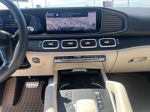 Used 2025 Mercedes-Benz GLS 450 450 image 31