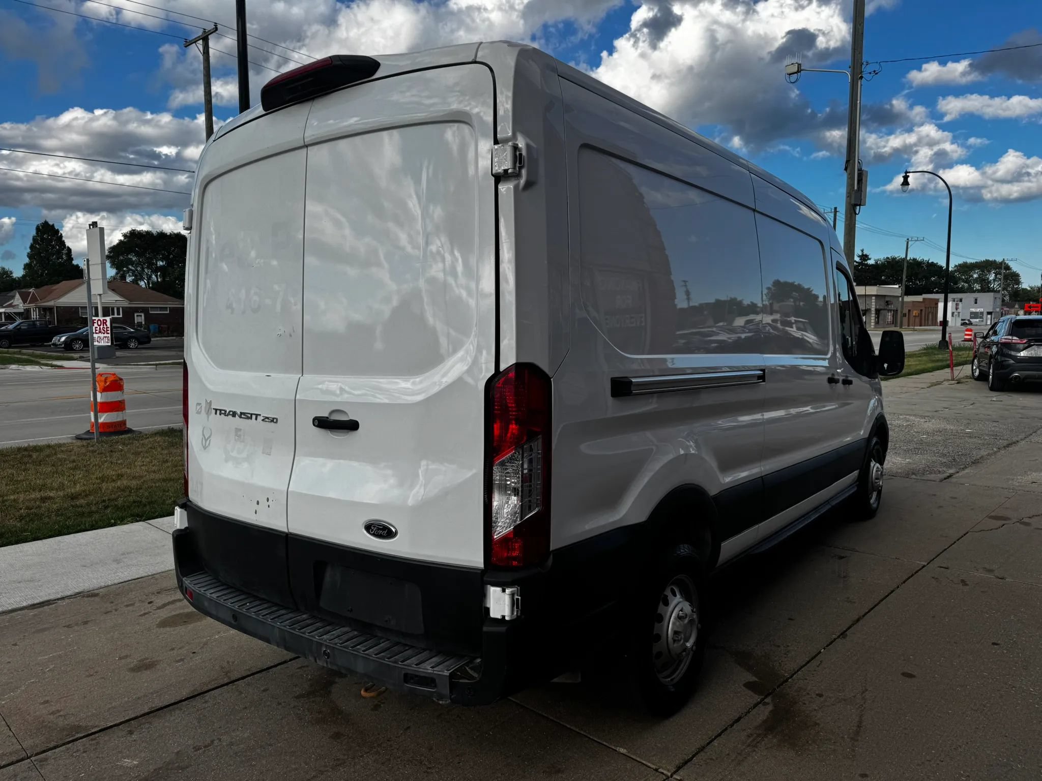Used 2023 Ford Transit 250 Medium Roof AWD w/ Load Area Protection Package image 3