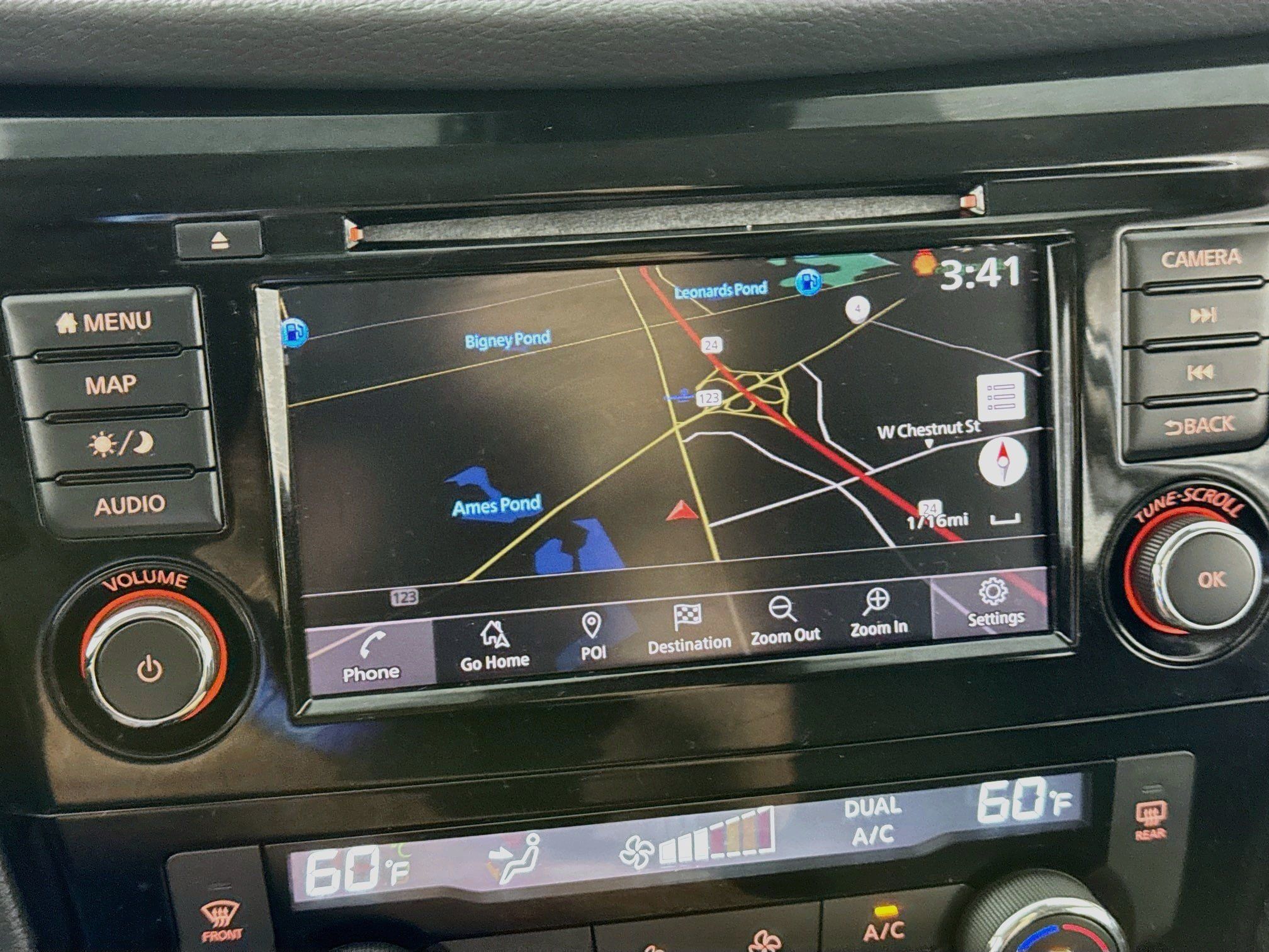 Used 2019 Nissan Rogue SV w/ Premium Package AWD/4WD image 2