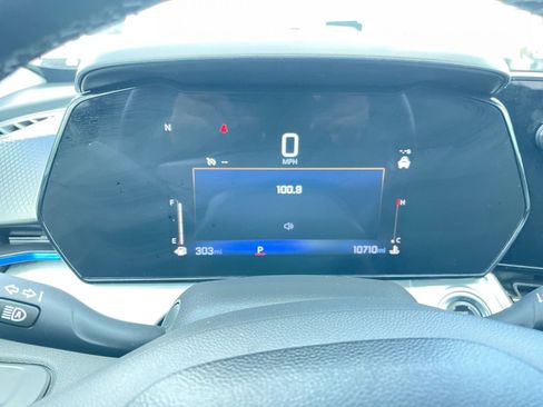 Used 2025 Chevrolet Trax LT w/ LT Convenience Package image 40