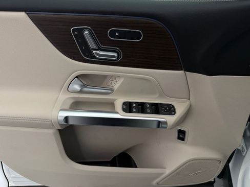 New 2026 Mercedes-Benz GLB 250 image 11