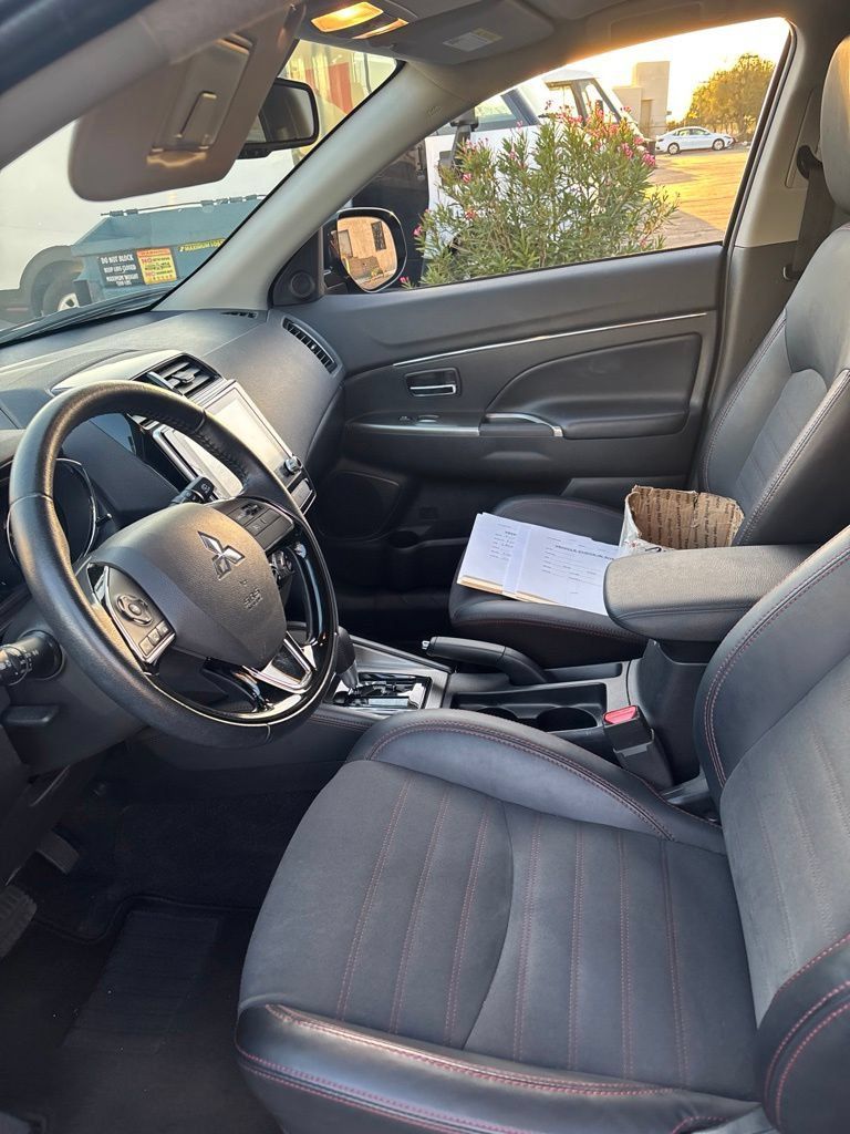 Used 2025 Mitsubishi Outlander Sport SE AWD/4WD image 8