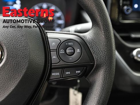 Used 2025 Toyota Corolla LE image 16