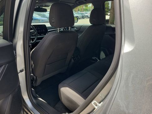 Used 2026 Chevrolet Equinox LT FWD image 8