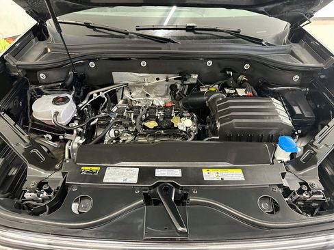 Used 2025 Volkswagen Atlas SE AWD/4WD image 36