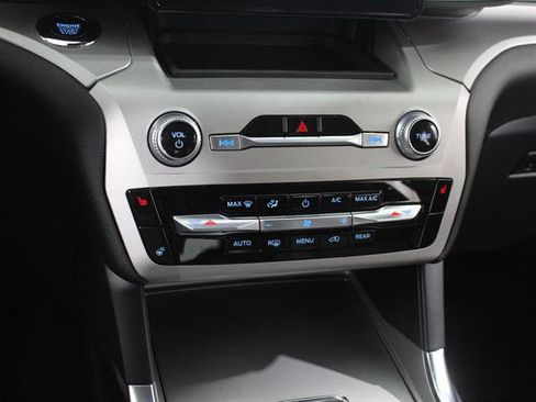 Certified 2022 Ford Explorer XLT w/ Equipment Group 202A image 16