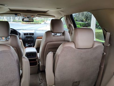 Used 2009 Saturn Outlook XR w/ Convenience Package image 12