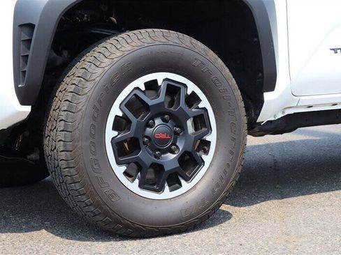 Used 2024 Toyota Tacoma TRD Off-Road AWD/4WD image 11