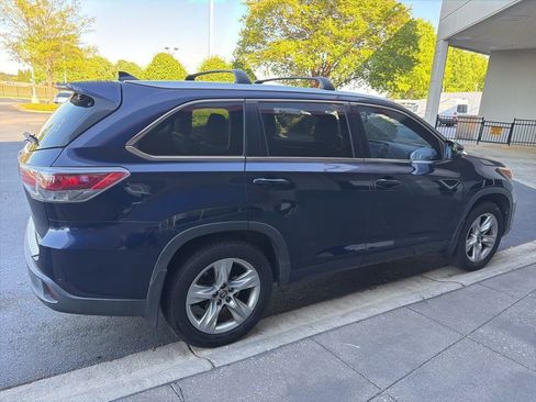Used 2016 Toyota Highlander Limited FWD image 3