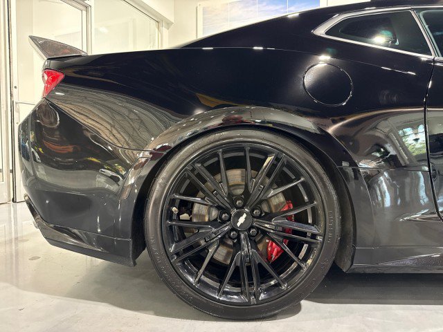 Used 2018 Chevrolet Camaro ZL1 RWD image 10