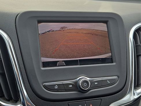 Used 2024 Chevrolet Equinox LS image 28