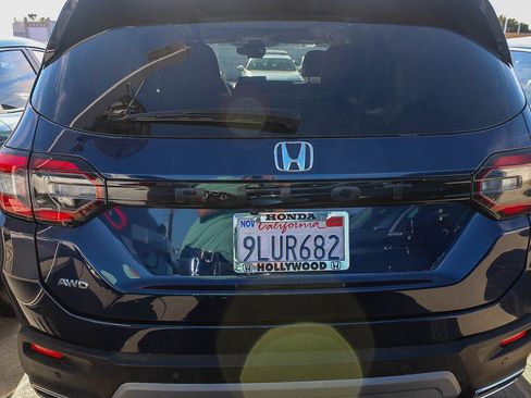 Used 2024 Honda Pilot Touring image 8