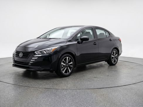 Used 2025 Nissan Versa SV FWD image 3