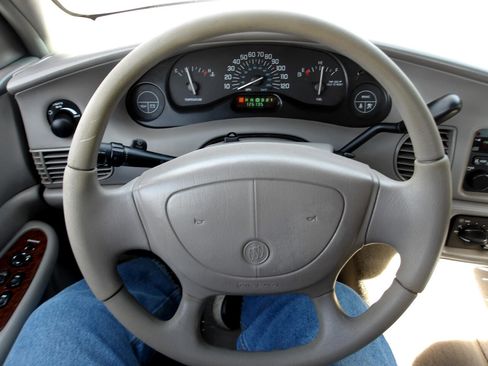 Used 2005 Buick Century Custom image 13