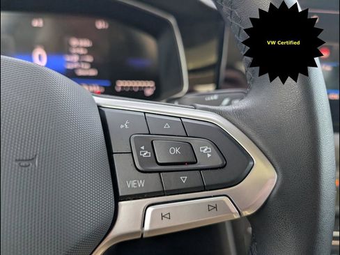 Certified 2025 Volkswagen Jetta SE w/ Sunroof Package image 14