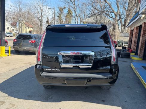 Used 2016 GMC Yukon XL SLE w/ Convenience Package image 4