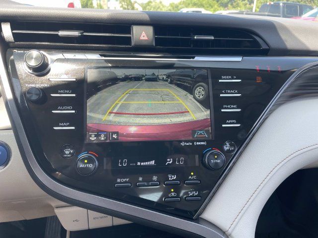 Used 2020 Toyota Camry XLE FWD image 28