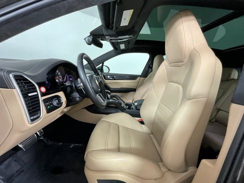 Used 2022 Porsche Cayenne GTS image 15
