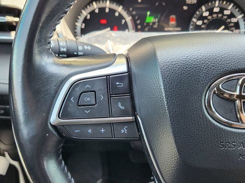 Used 2021 Toyota Highlander XSE AWD/4WD image 16
